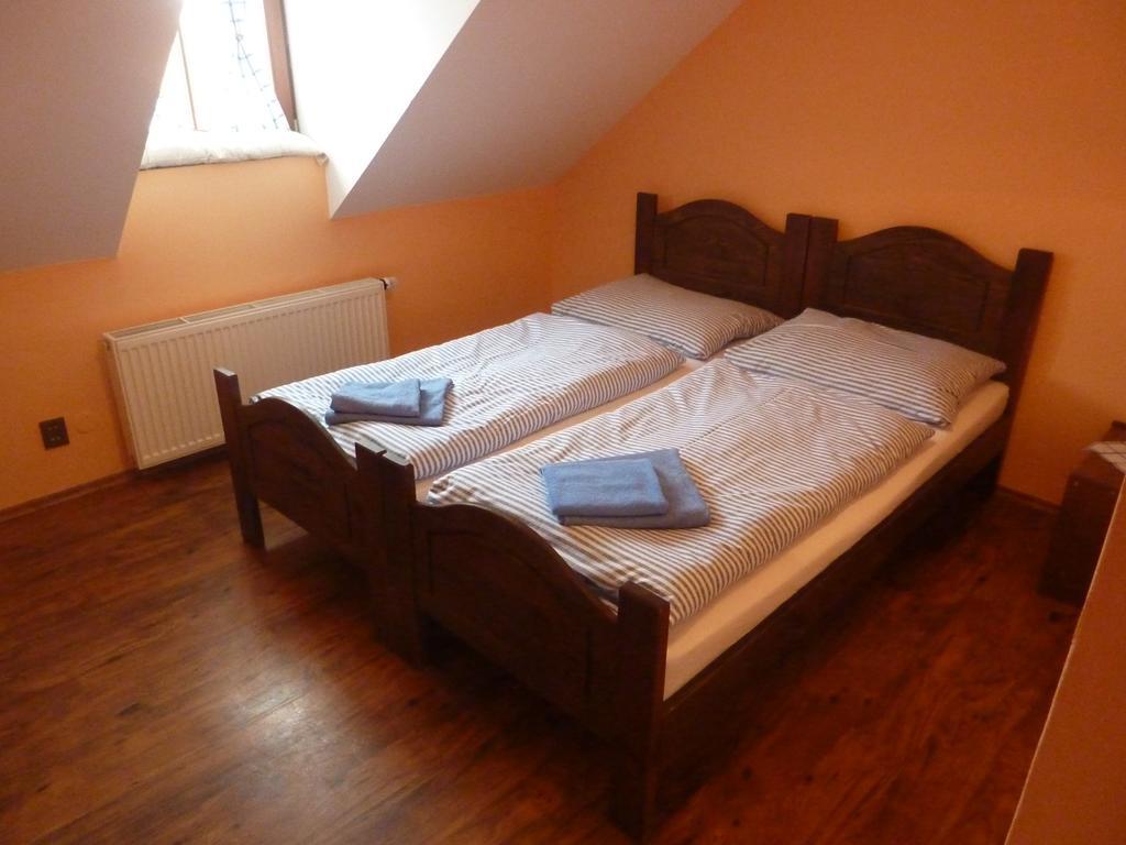 Vas Sklep - Vinny Sklep A Penzion Znojmo Rom bilde